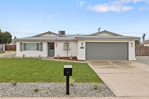 4247 W Ashland Ave, Visalia, CA, 93277-5703 | Card Image