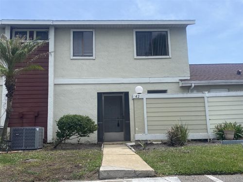 42 Pine Island Cir, Kissimmee, FL, 34743-8163 | Card Image