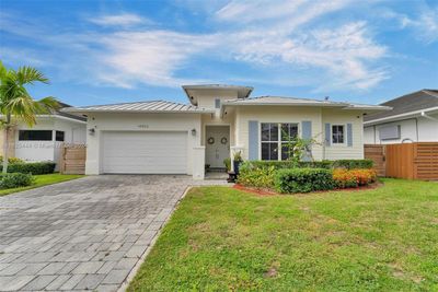 14952 Sw 177th Ter, House other with 4 bedrooms, 3 bathrooms and null parking in Miami FL | Image 2