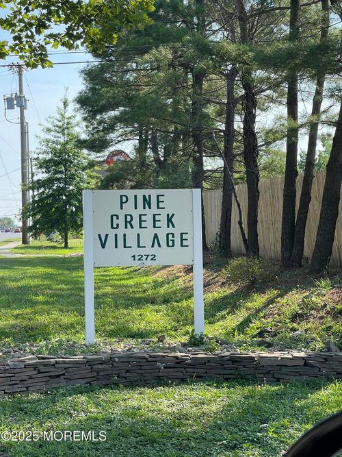 8 Pine Creek Vlg, Hazlet, NJ, 07730-1703 | Card Image