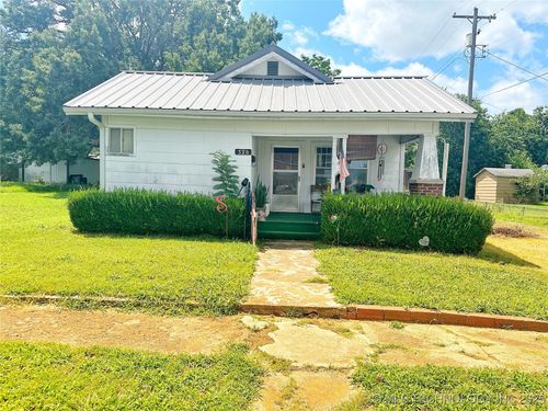320 W 12th St, Wewoka, OK, 74884-3537 | Card Image