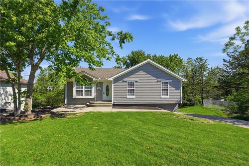 1488 Nw Foxboro Rd, Blue Springs, MO, 64015-3828 | Card Image