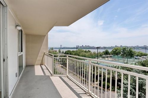 apt-506-1055 River Rd, Edgewater, NJ, 07020-1360 | Card Image