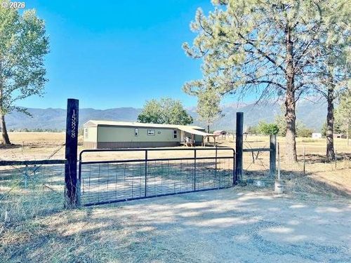 15828 Hunt Mountain Ln, Baker City, OR, 97814-8234 | Card Image