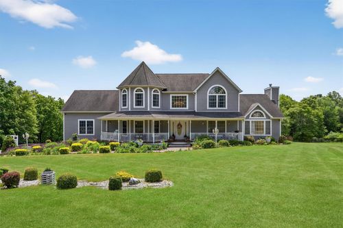 40 Rapelje Rd, Walden, NY, 12586-2830 | Card Image