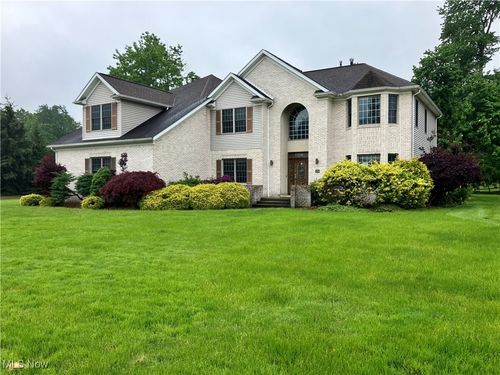 1254 Maxfli Dr, Akron, OH, 44312-5926 | Card Image