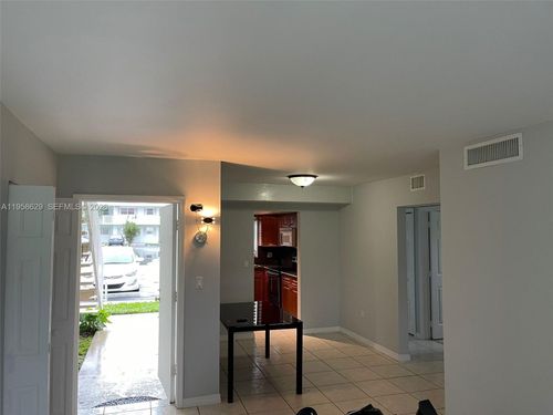 h113-7670 Sw 82nd St, Miami, FL, 33143-7485 | Card Image