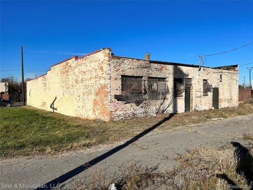 7738 Harper Ave, Detroit, MI, 48213-2412 | Card Image