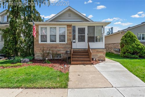3337 4th St, Trenton, MI, 48183-2926 | Card Image
