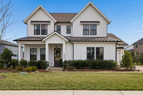 1049 Pine Creek Dr, Arrington, TN, 37014-2009 | Card Image