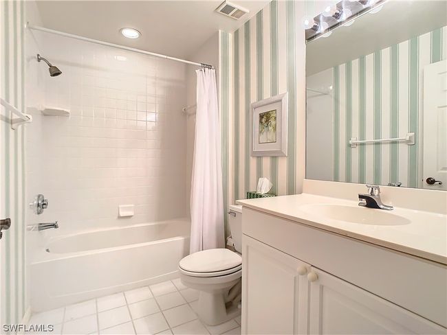 APT-104 - 1190 Egrets Walk Cir, Condo with 2 bedrooms, 2 bathrooms and null parking in NAPLES FL | Image 22