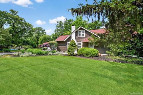 51 S Airmont Rd, Suffern, NY, 10901-7132 | Card Image