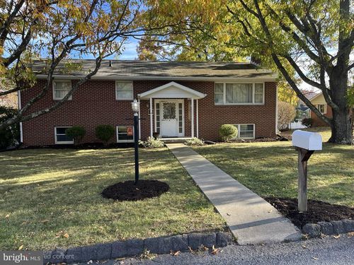 1064 Pine St, LAVALE, MD, 21502-7426 | Card Image