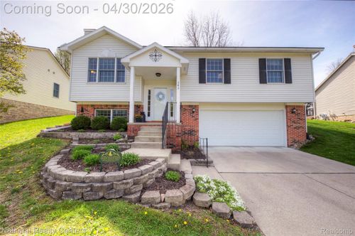 343 Cobblestone Ct, Brighton, MI, 48116-1789 | Card Image