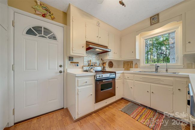 23 Zephyr Dr, House other with 4 bedrooms, 2 bathrooms and null parking in Asheville NC | Image 10