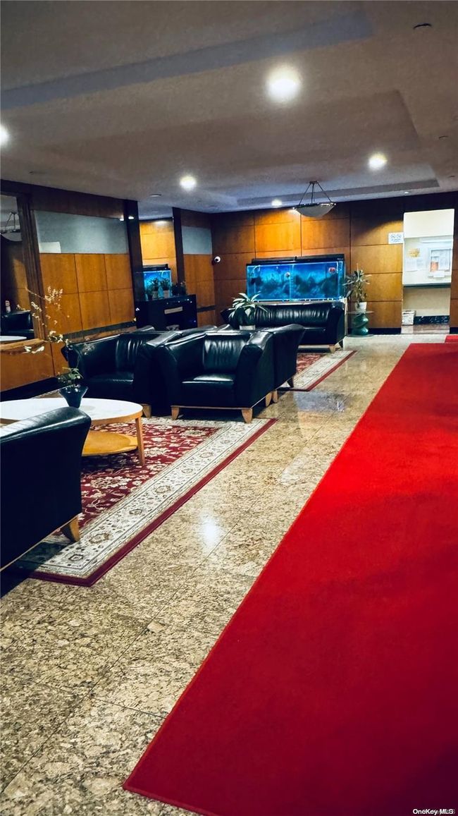 Lobby | Image 12