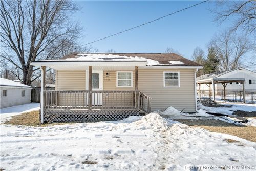 1661 Market St, Charlestown, IN, 47111-1720 | Card Image