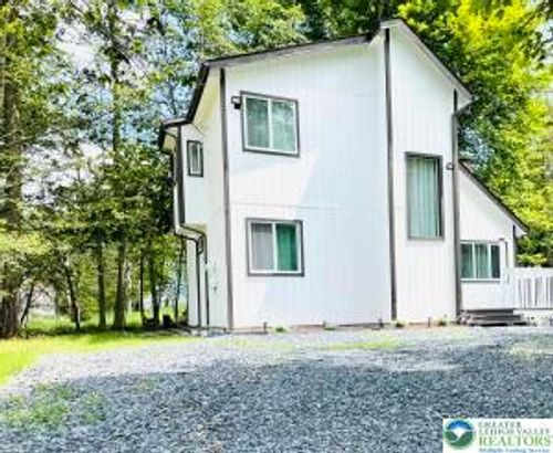 8540 Hillcrest Dr, Tobyhanna, PA, 18466-8147 | Card Image