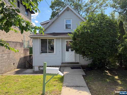 236 E E Palisades Blvd, Palisades Park, NJ, 07650-2210 | Card Image