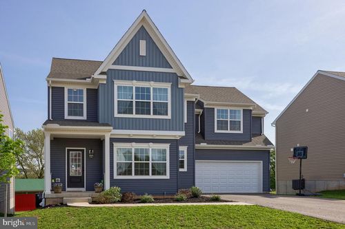 111 Schoolhouse Ln, WINDSOR, PA, 17366-9611 | Card Image