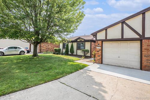 5434 Bowden Ct, Warren, MI, 48091-1596 | Card Image