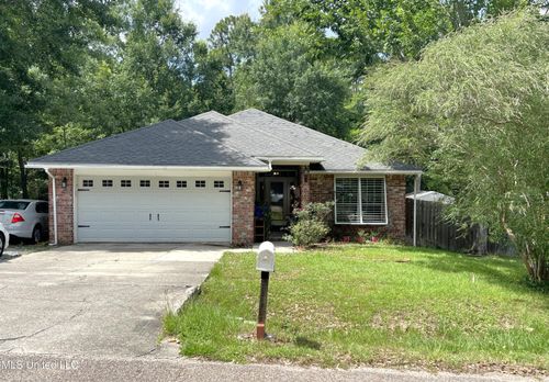 9929 Kahana St, Diamondhead, MS, 39525-4436 | Card Image