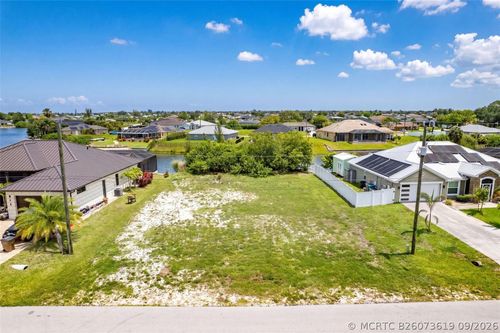 623 Ne 7th Ter, CAPE CORAL, FL, 33909-2017 | Card Image