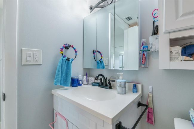 APT-708B - 3910 Inverrary Blvd, Condo with 3 bedrooms, 3 bathrooms and null parking in Lauderhill FL | Image 18