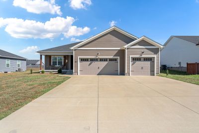 202 Victoria Way, House other with 3 bedrooms, 2 bathrooms and 3 parking in Franklin KY | Image 1