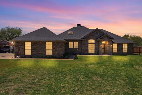 3802 Buena Vista Cir, Granbury, TX, 76049-1600 | Card Image