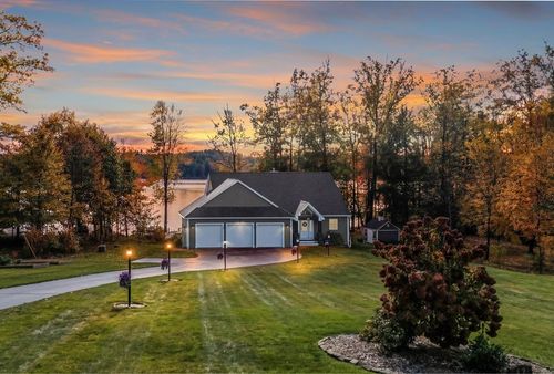 42 Lenzi Point Rd, Barrington, NH, 03825-5331 | Card Image