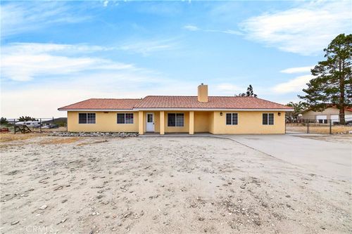 1246 Locust Rd, Pinon Hills, CA, 92372-9369 | Card Image