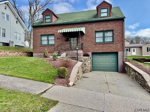 911 Park Ave, Windber, PA, 15963-1523 | Card Image