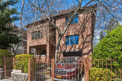 17203 35th Ave, Flushing, NY, 11358-1821 | Card Image