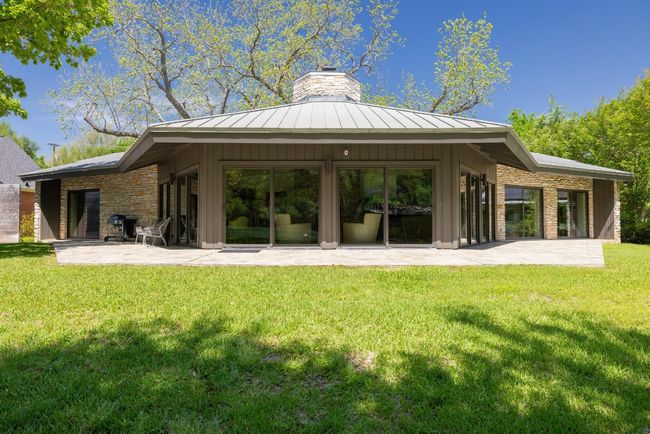 2401 Manana St, House other with 4 bedrooms, 4 bathrooms and 2 parking in Austin TX | Image 32