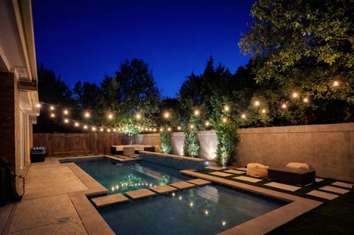 320 El Socorro Ln, Austin, TX, 78732-2448 | Card Image