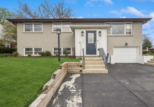 102 59th St, Willowbrook, IL, 60527-1718 | Card Image