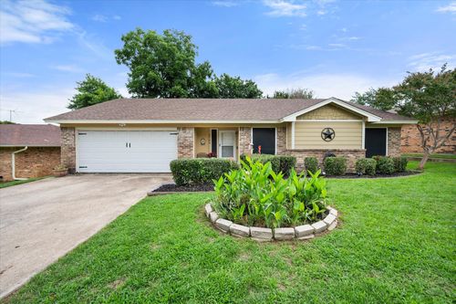 2709 Blue Quail Dr, Arlington, TX, 76017-1651 | Card Image