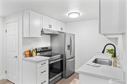 apt-b204-707 N 130th St, Seattle, WA, 98133-7963 | Card Image