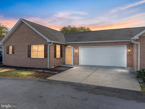 a-2-21 Courtney Cir, STRASBURG, VA, 22657-5270 | Card Image