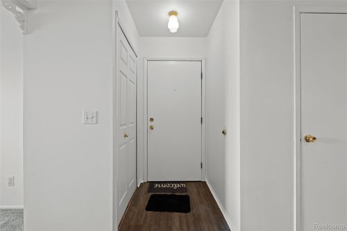 8709 Candlewood Trl, Brighton, MI, 48116-2362 | Card Image