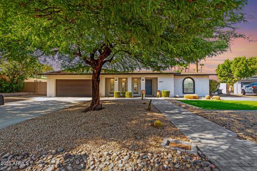 2550 E Sahuaro Dr, Phoenix, AZ, 85028-2538 | Card Image