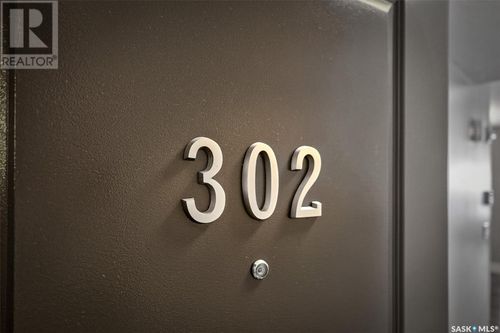 302-205 Fairford St E, Moose Jaw, SK, S6H0E1 | Card Image