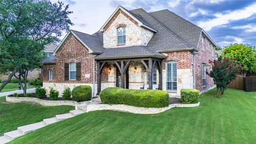 901 Woodcliff Dr, McKinney, TX, 75072-8390 | Card Image
