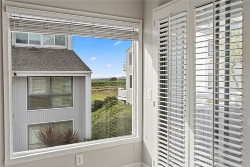 19 Odyssey Ct, Newport Beach, CA, 92663-2349 | Card Image