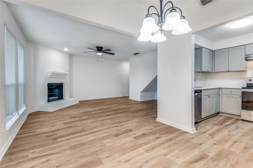 2162 E Arkansas Ln, Arlington, TX, 76014-1650 | Card Image