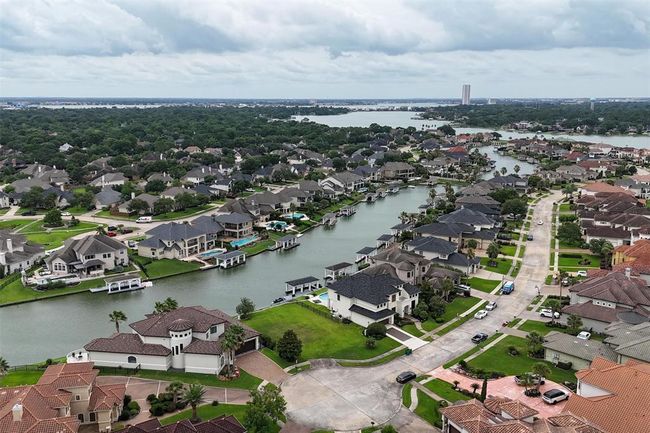Your last chance to build a luxurious custom waterfront home on the highly desirable gated section of Seabrook Island! | Image 27