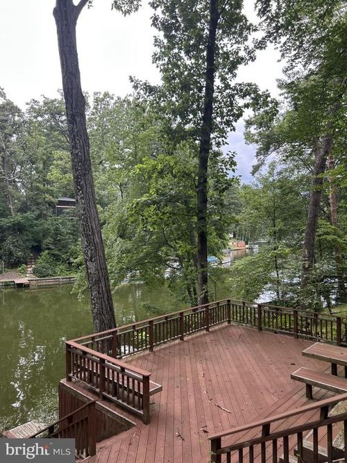 3804 Lakeview Ter, FALLS CHURCH, VA, 22041-1313 | Card Image