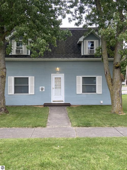 145 S Johnson St, Merrill, MI, 48637-2511 | Card Image