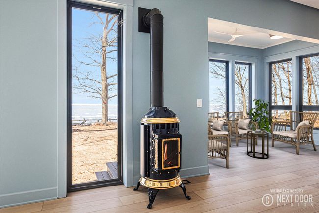 Living Room | Image 33